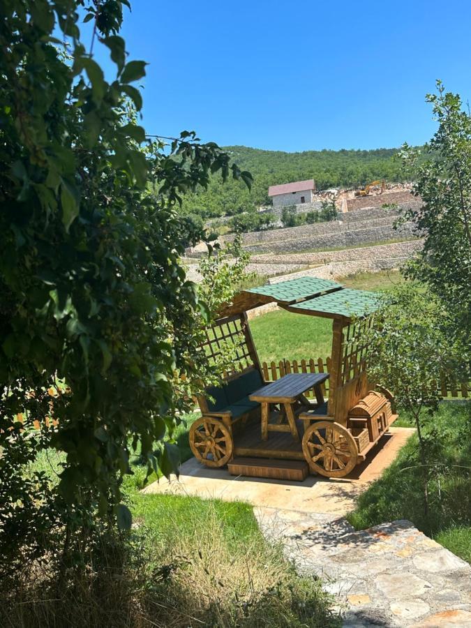 Etno Selo Montegoat Niksic Exterior foto